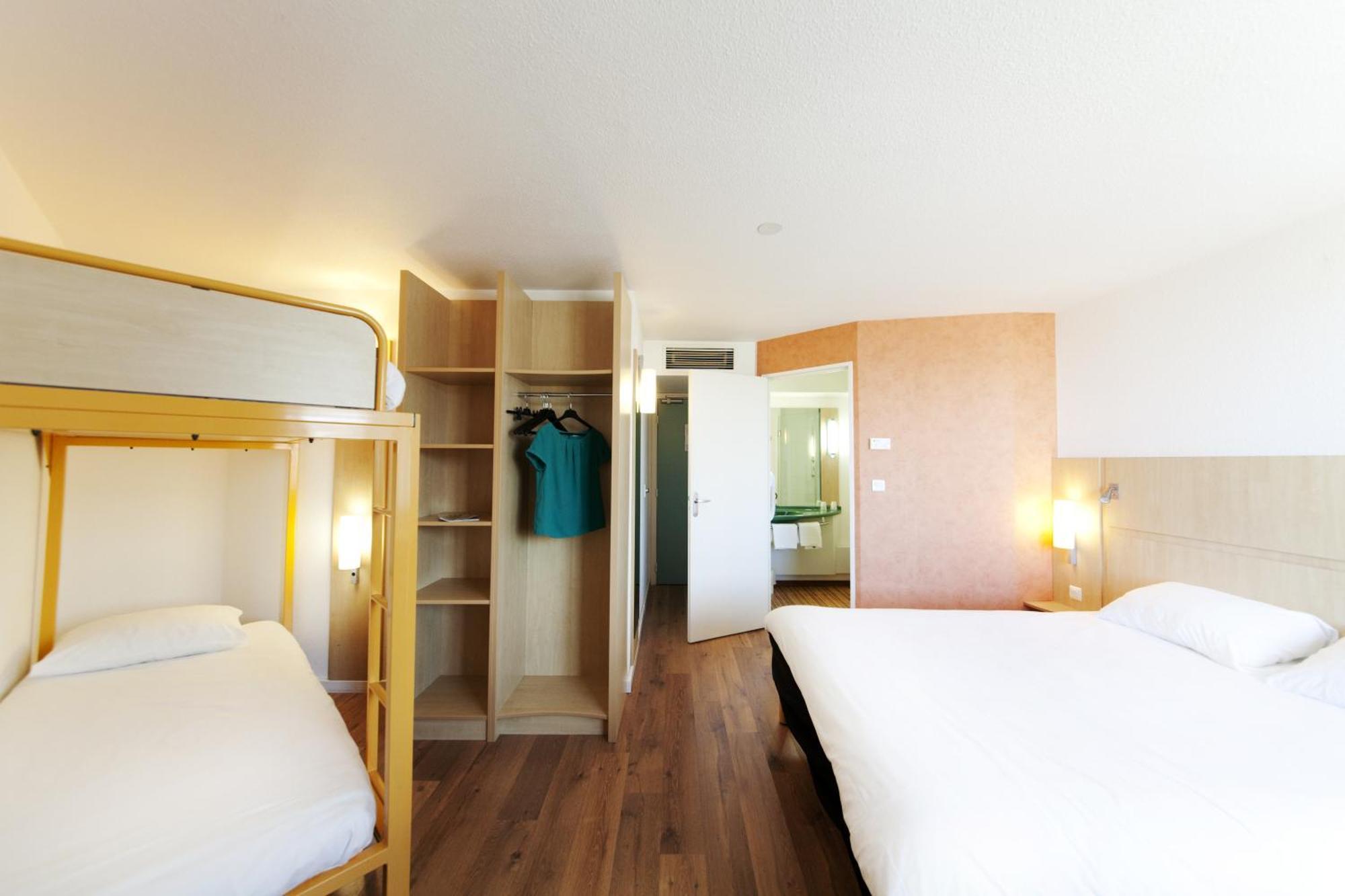 Ibis Clermont Ferrand Montferrand Hotel Room photo