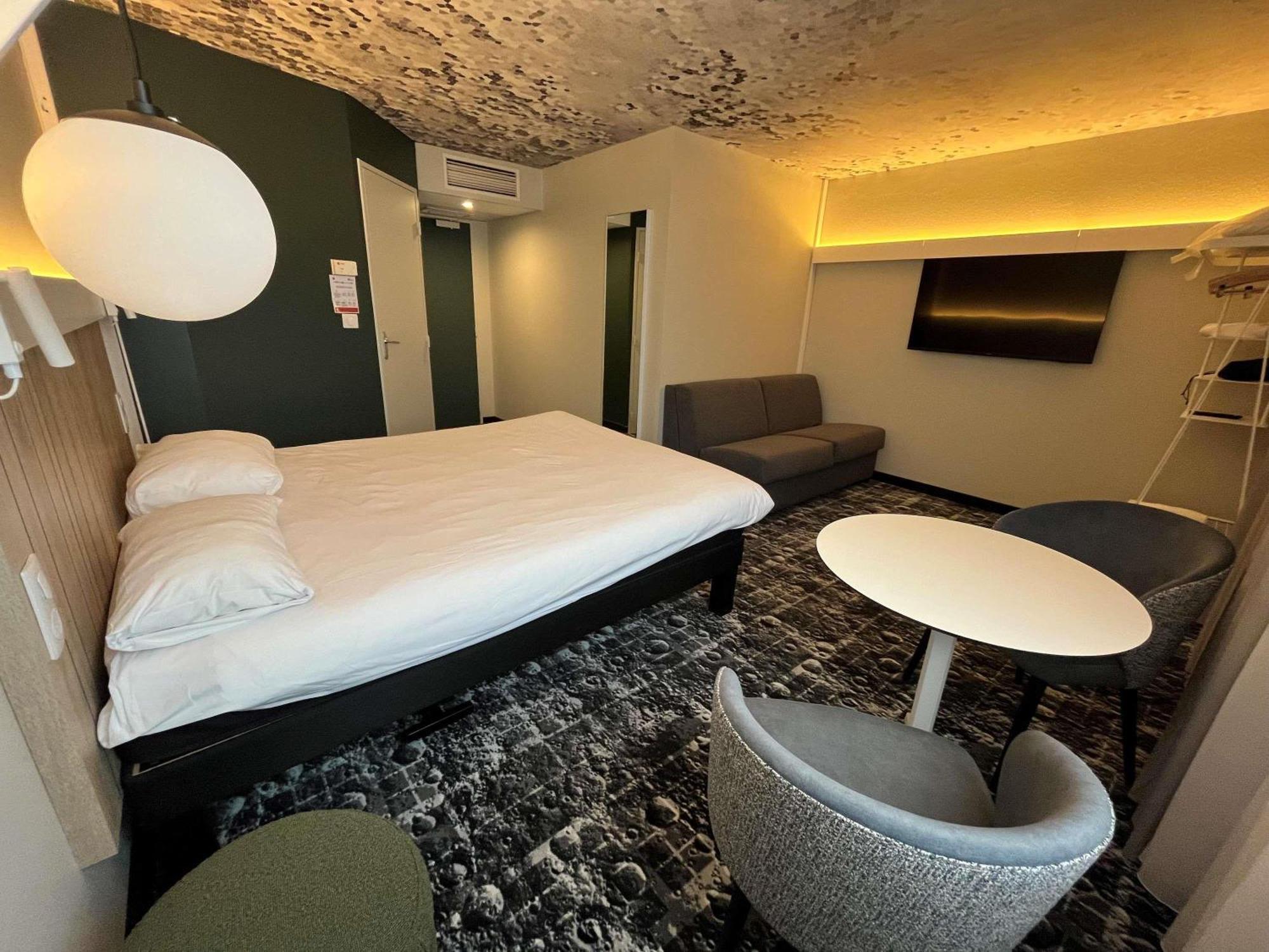 Ibis Clermont Ferrand Montferrand Hotel Exterior photo