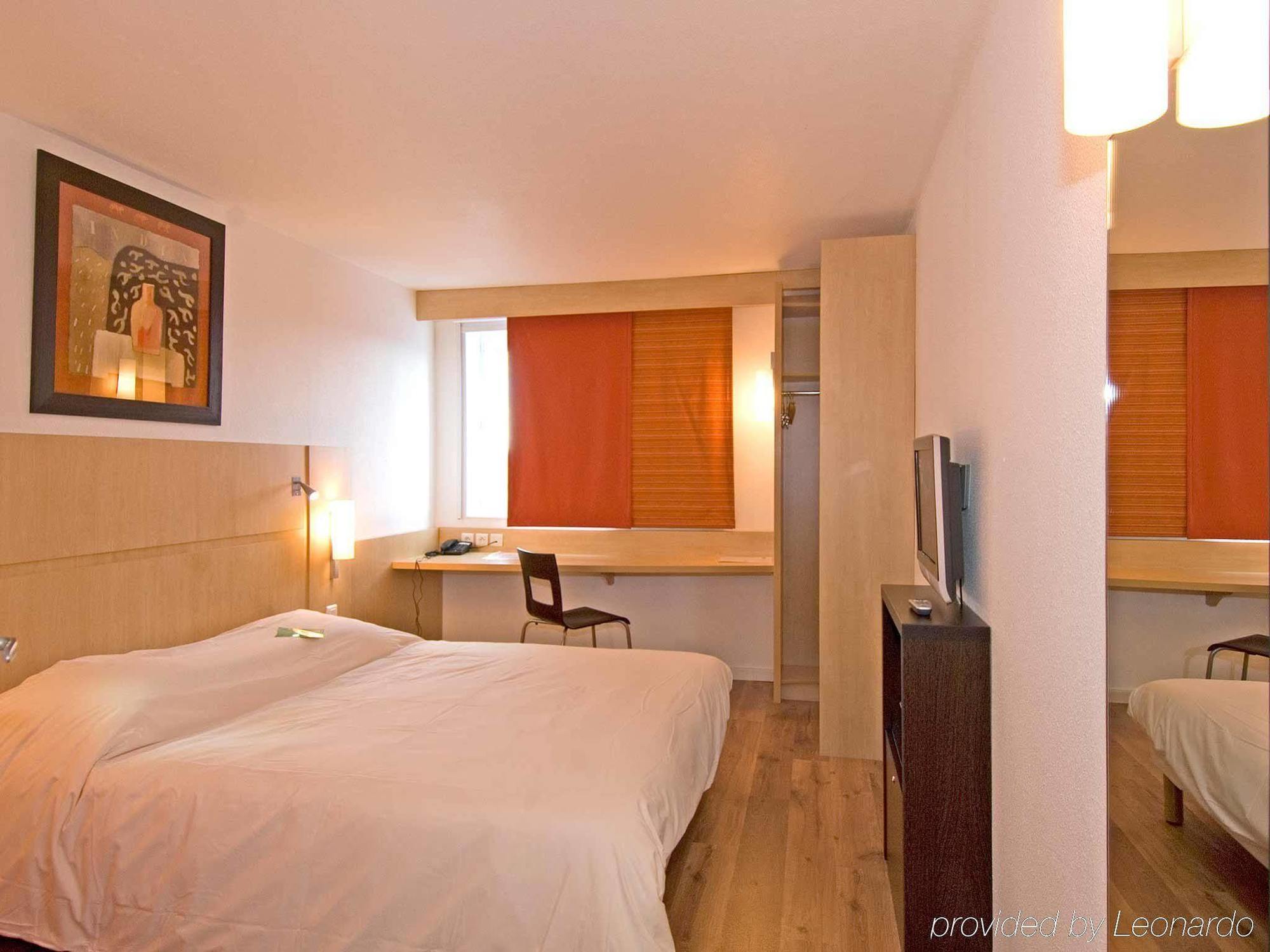 Ibis Clermont Ferrand Montferrand Hotel Exterior photo