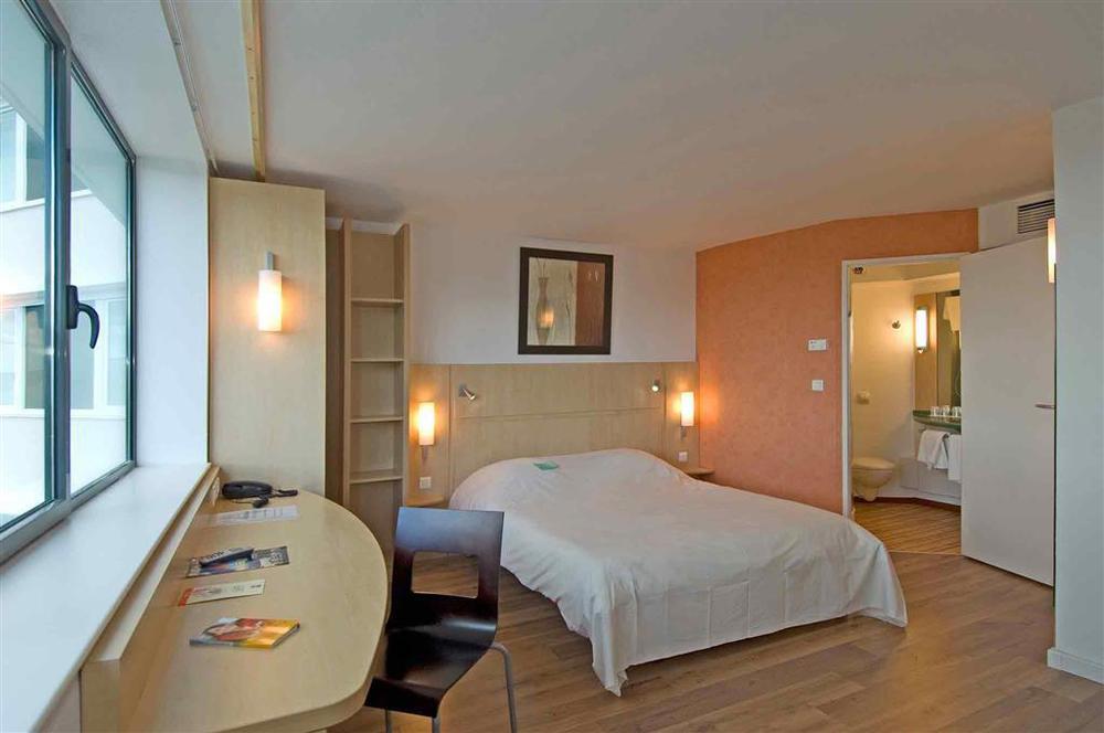 Ibis Clermont Ferrand Montferrand Hotel Room photo